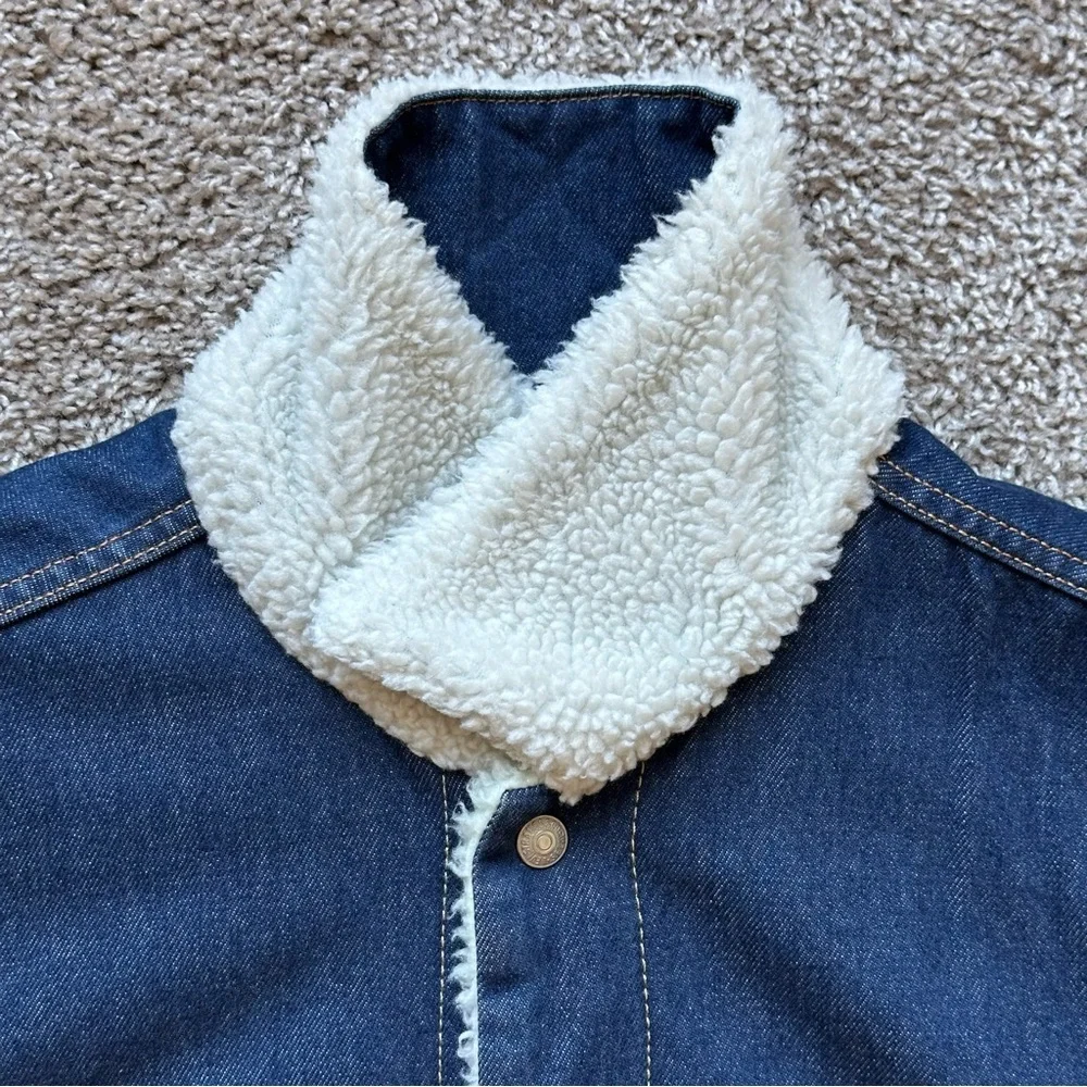 LEVIS REVERSIBLE VINTAGE RELAXED FIT SHERPA TRUCKER JACKET MENS SIZE MEDIUM NEW - Picture 4 of 10